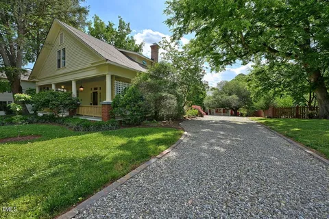 $1,425,000 | 109 North Hassel Street, Hillsborough, NC 27278