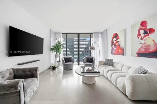 $6,900 | 88 Southwest 7th Street, Unit 1010, Miami, FL 33130