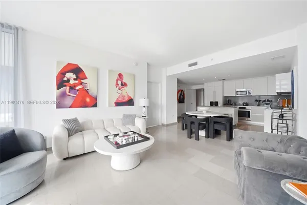 $6,900 | 88 Southwest 7th Street, Unit 1010, Miami, FL 33130