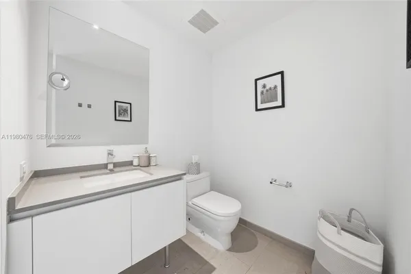 $6,900 | 88 Southwest 7th Street, Unit 1010, Miami, FL 33130