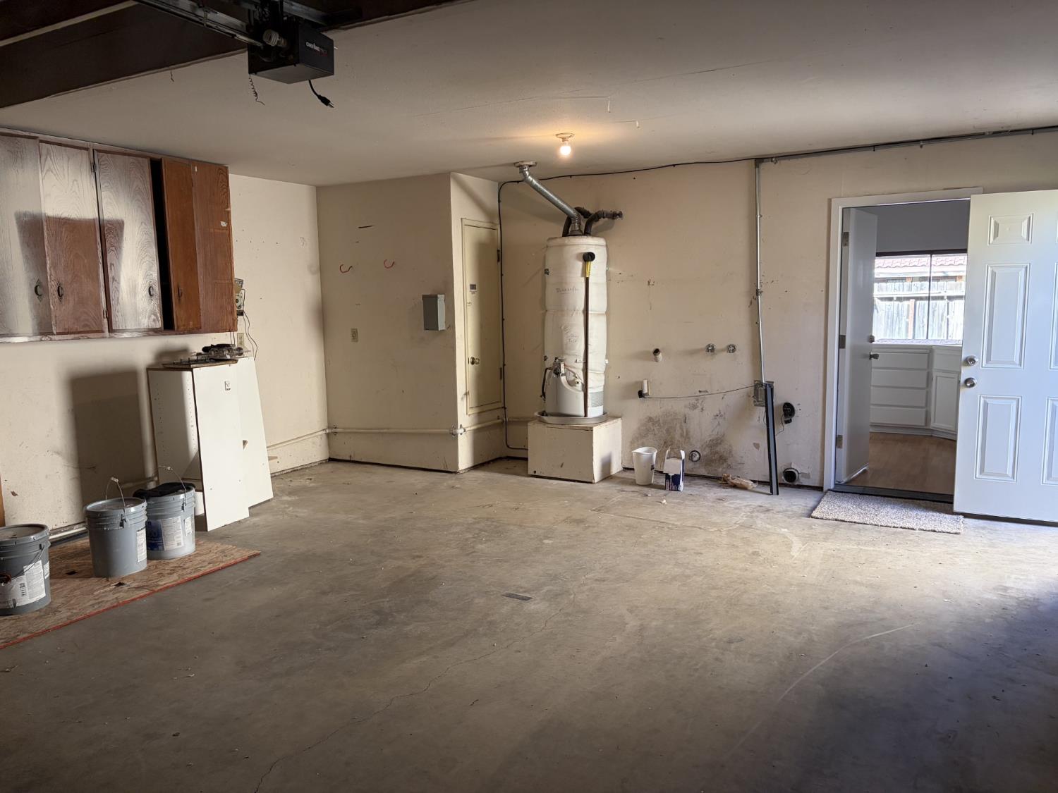 2401 Walnut Grove Way Modesto, CA 95355 - Photo 24 of 25 an empty room with windows