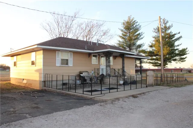 $175,000 | 1210 East South Street, Arma, KS 66712
