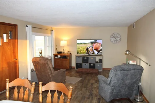 $175,000 | 1210 East South Street, Arma, KS 66712