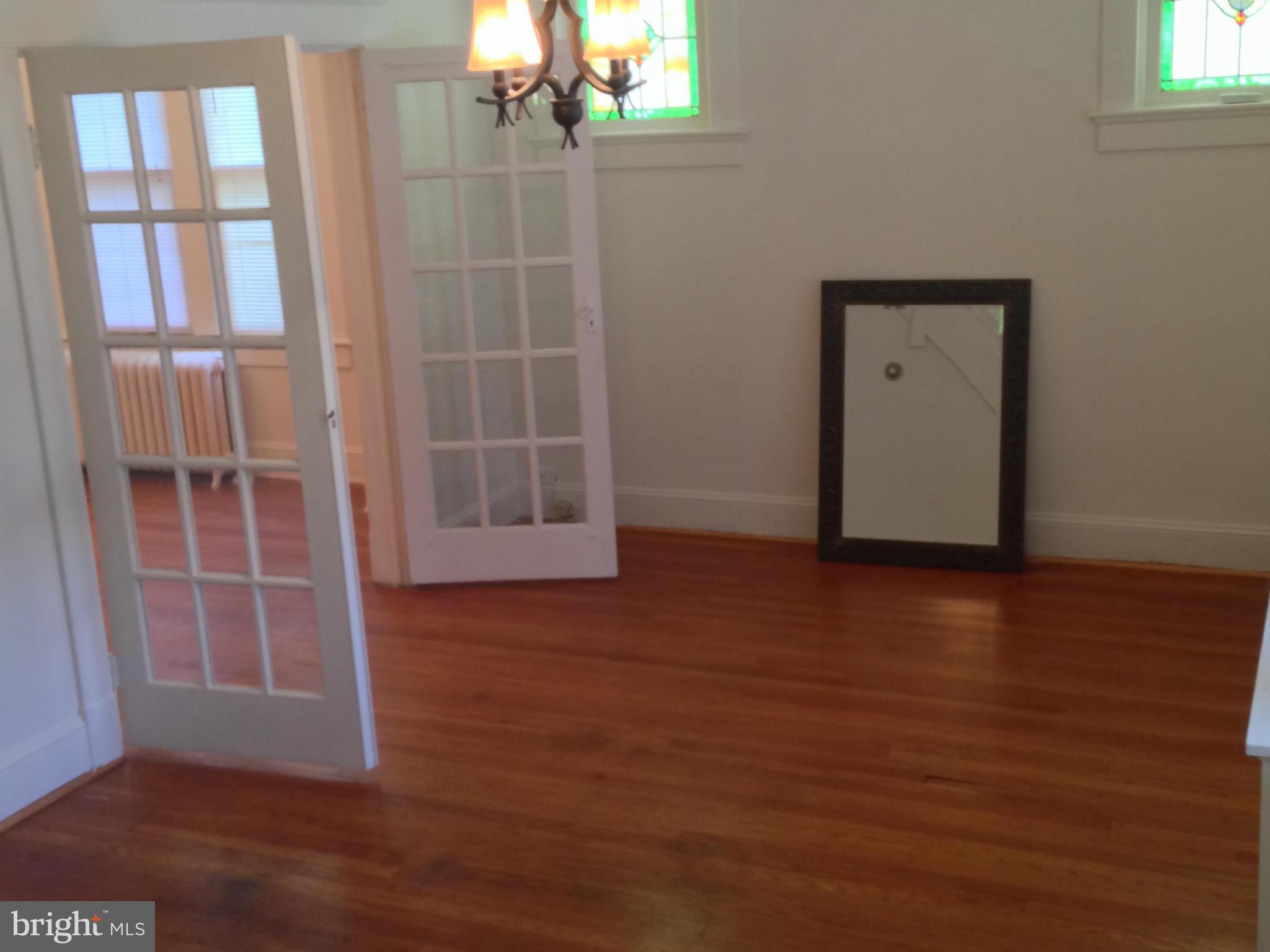 4902 Ross Road Baltimore, MD 21214 - Photo 3 of 6 Living Room