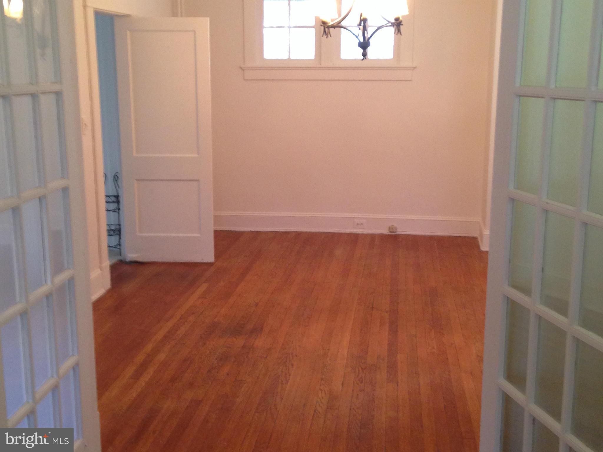 4902 Ross Road Baltimore, MD 21214 - Photo 4 of 6 Dining Room