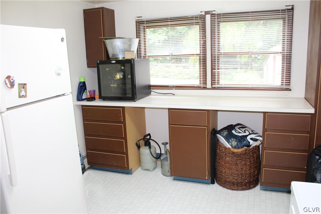 3184 Shakespeare Road Bethlehem, PA 18017 - Photo 21 of 27 Laundry room