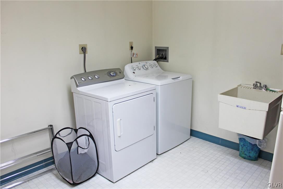 3184 Shakespeare Road Bethlehem, PA 18017 - Photo 22 of 27 Laundry room