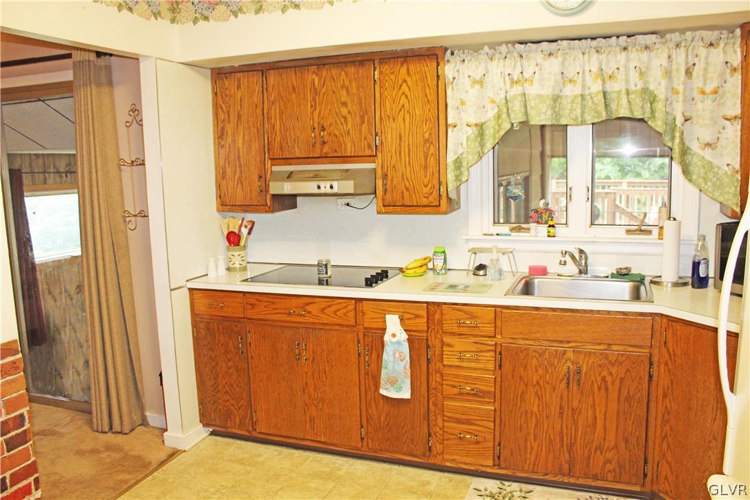 3184 Shakespeare Road Bethlehem, PA 18017 - Photo 7 of 27 Kitchen