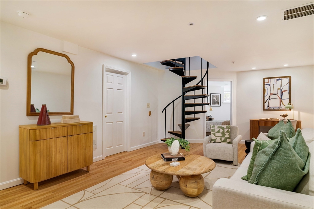 486 Beacon Street, Unit 1 Boston, MA 02115 - Photo 18 of 33