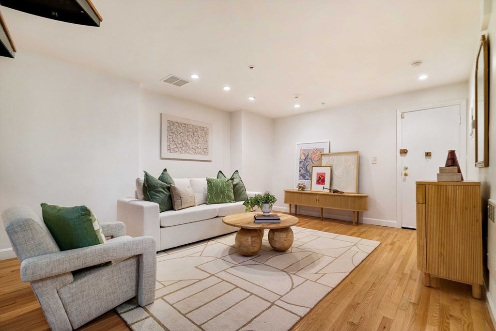 486 Beacon Street, Unit 1 Boston, MA 02115 - Photo 19 of 33