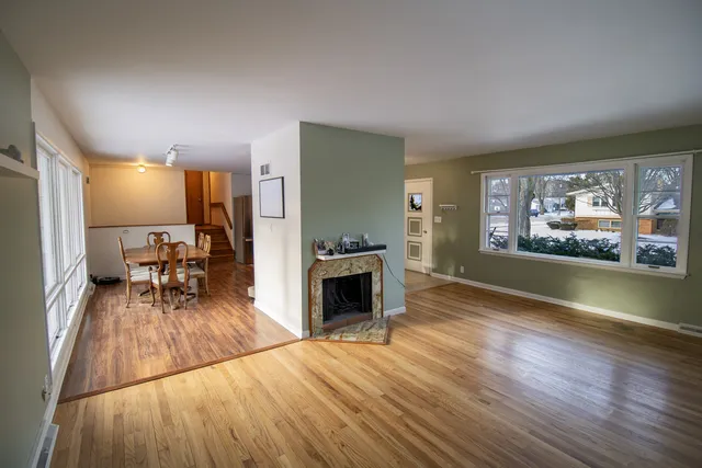 $290,000 | 100 Warren Place, DeKalb, IL 60115