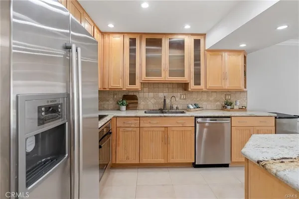 $3,800 | 23401 Park Sorrento, Unit 55, Calabasas, CA 91302