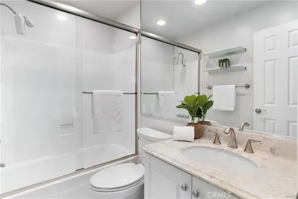 $3,800 | 23401 Park Sorrento, Unit 55, Calabasas, CA 91302