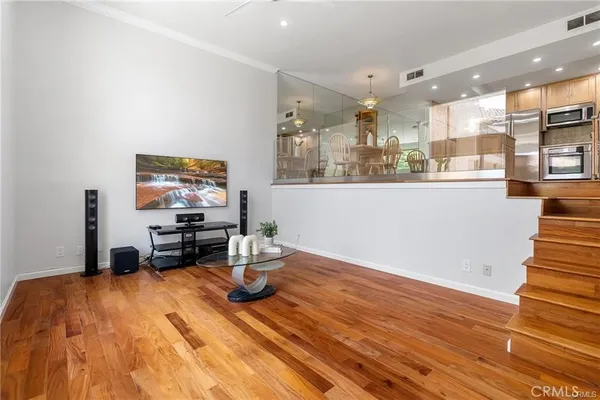 $3,800 | 23401 Park Sorrento, Unit 55, Calabasas, CA 91302