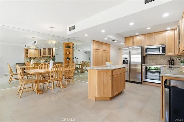 $3,800 | 23401 Park Sorrento, Unit 55, Calabasas, CA 91302