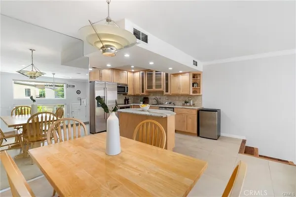 $3,800 | 23401 Park Sorrento, Unit 55, Calabasas, CA 91302