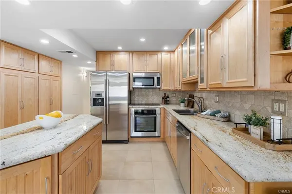 $3,800 | 23401 Park Sorrento, Unit 55, Calabasas, CA 91302