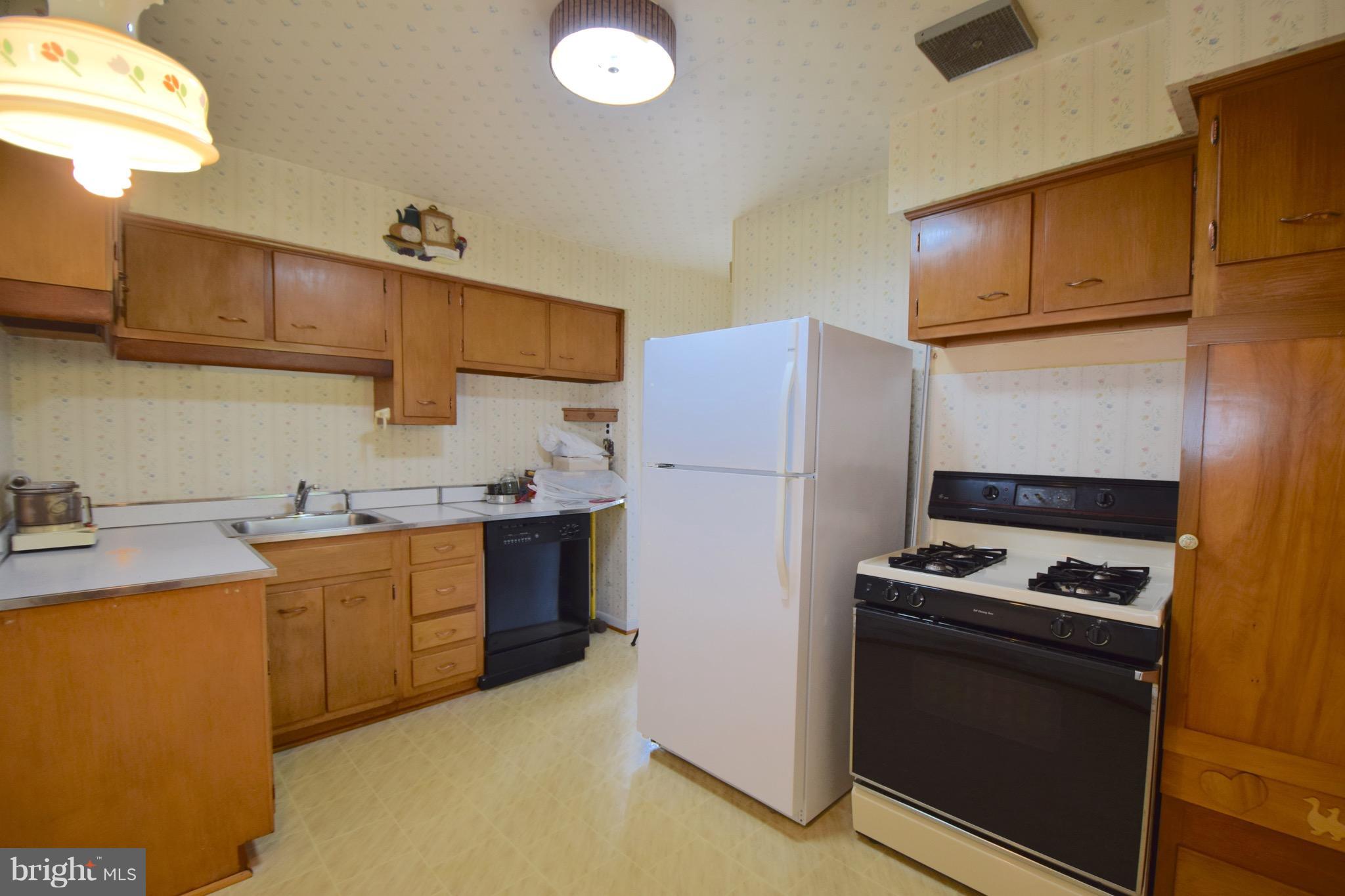 17 Lastgate Road Owings Mills, MD 21117 - Photo 8 of 23 Kitchen
