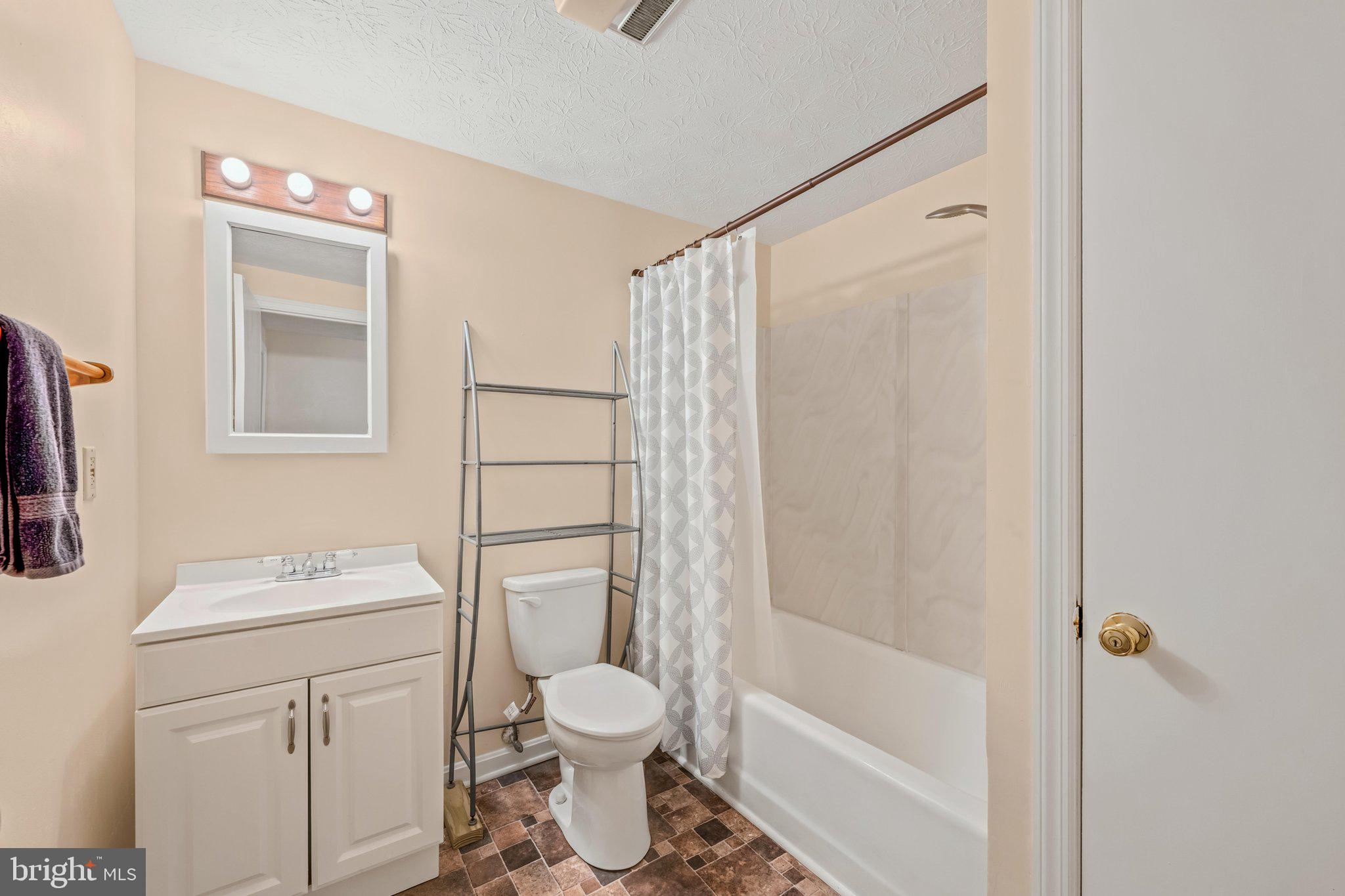 221 Mountainside Road Berkeley Springs, WV 25411 - Photo 26 of 53 Bathroom