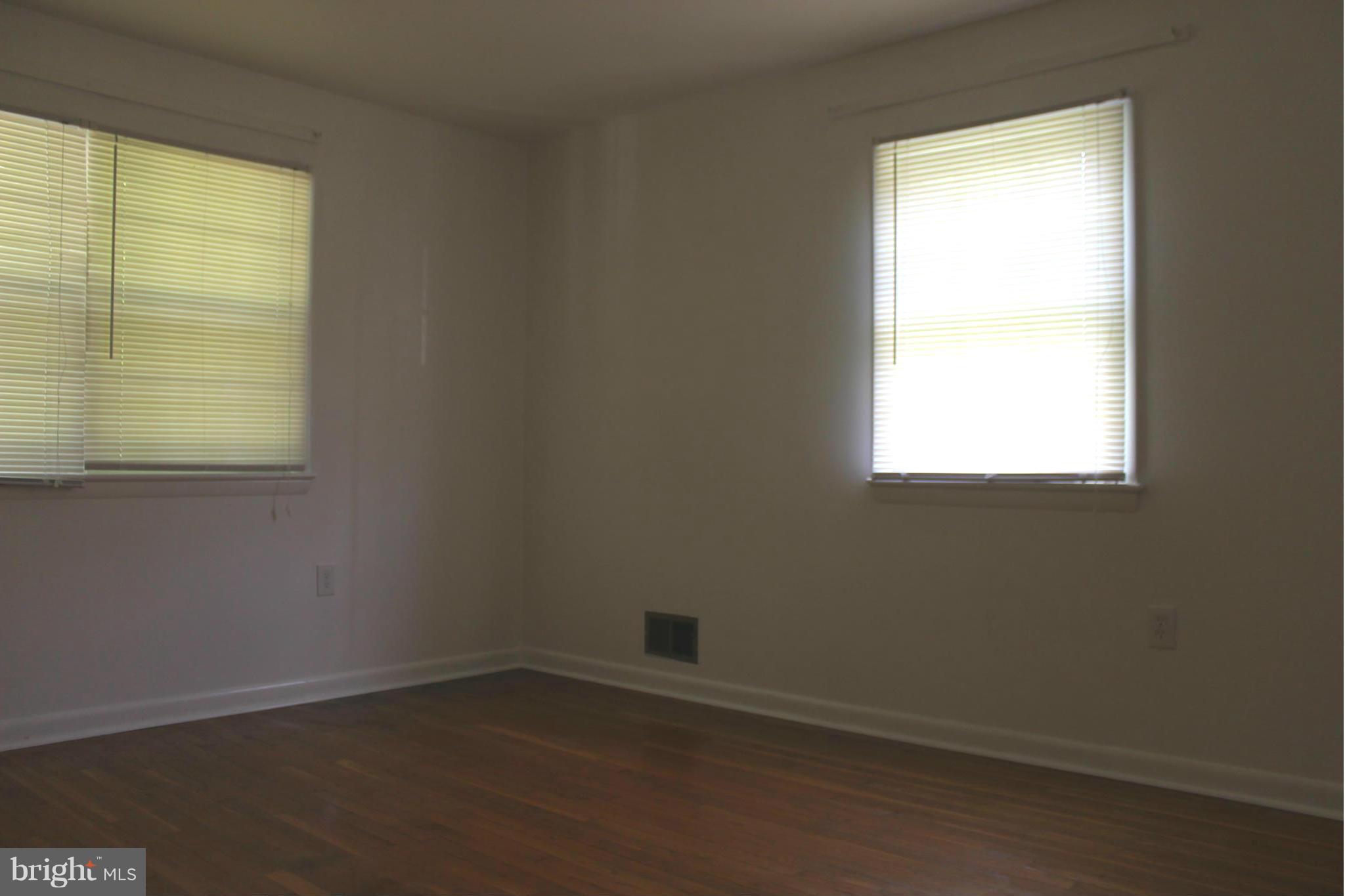 210 Randolph Road Silver Spring, MD 20904 - Photo 15 of 29 Master Bed Room w/attached Full Bath