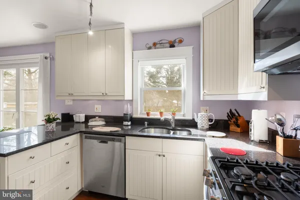 $4,000 | 1804 South Oakland Street, Arlington, VA 22204