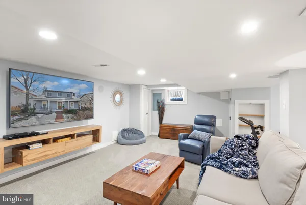 $4,000 | 1804 South Oakland Street, Arlington, VA 22204