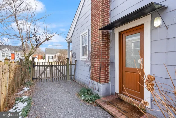 $4,000 | 1804 South Oakland Street, Arlington, VA 22204