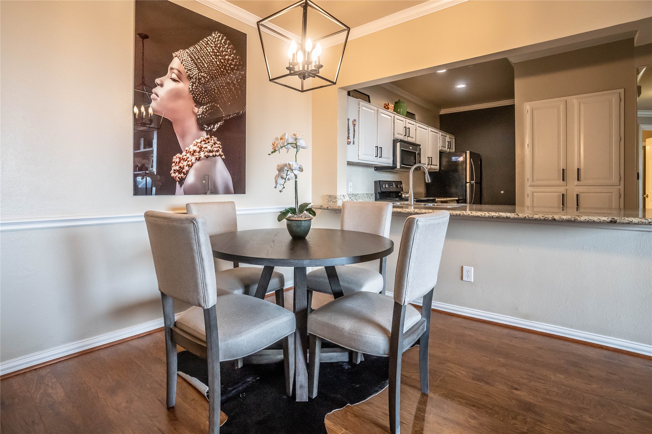 2111 Welch Street, Unit A232 Houston, TX 77019 - Photo 9 of 22 Dining area with breakfast bar.