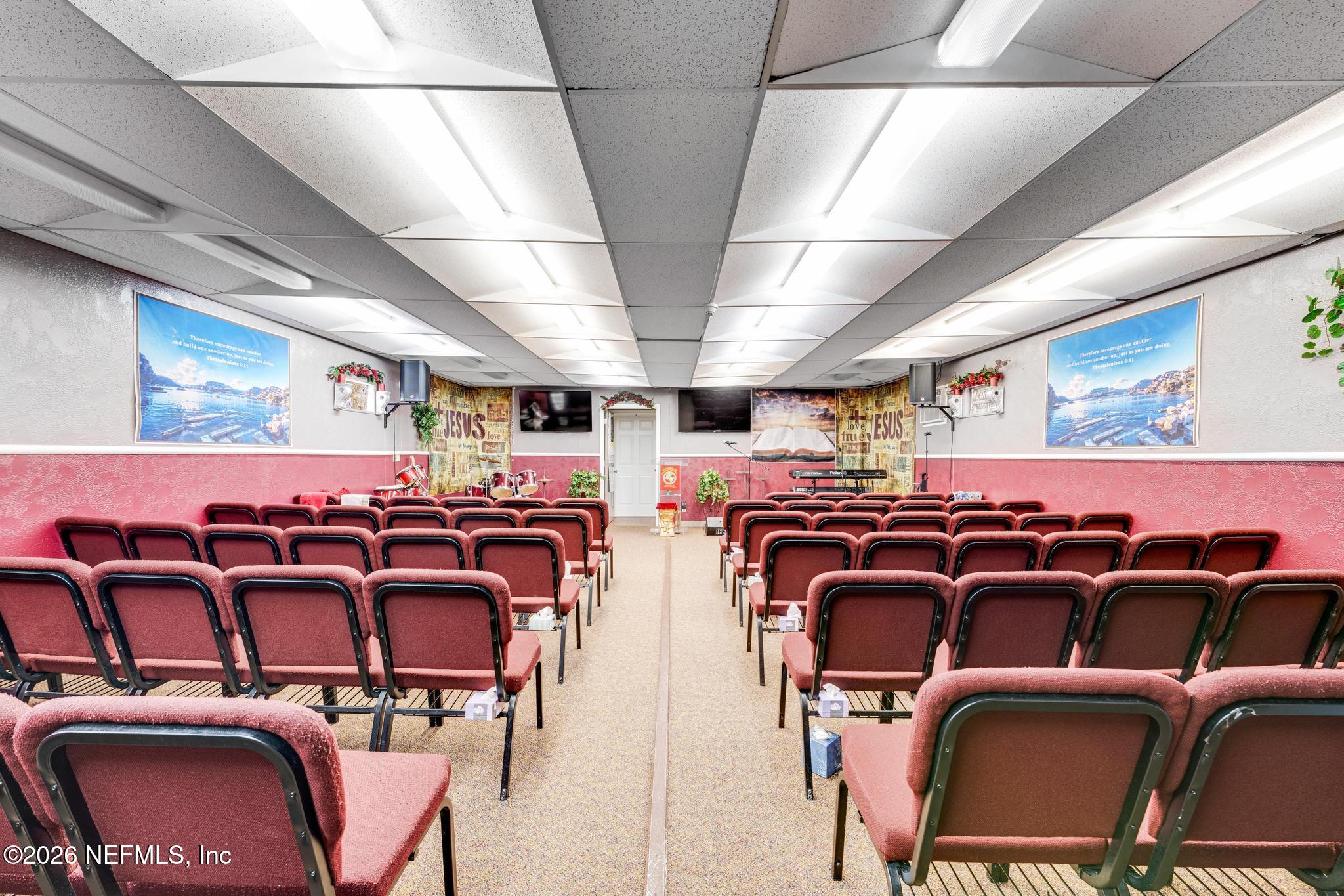 6647 Jammes Road Jacksonville, FL 32244 - Photo 8 of 17 a view of a room with gym equipment