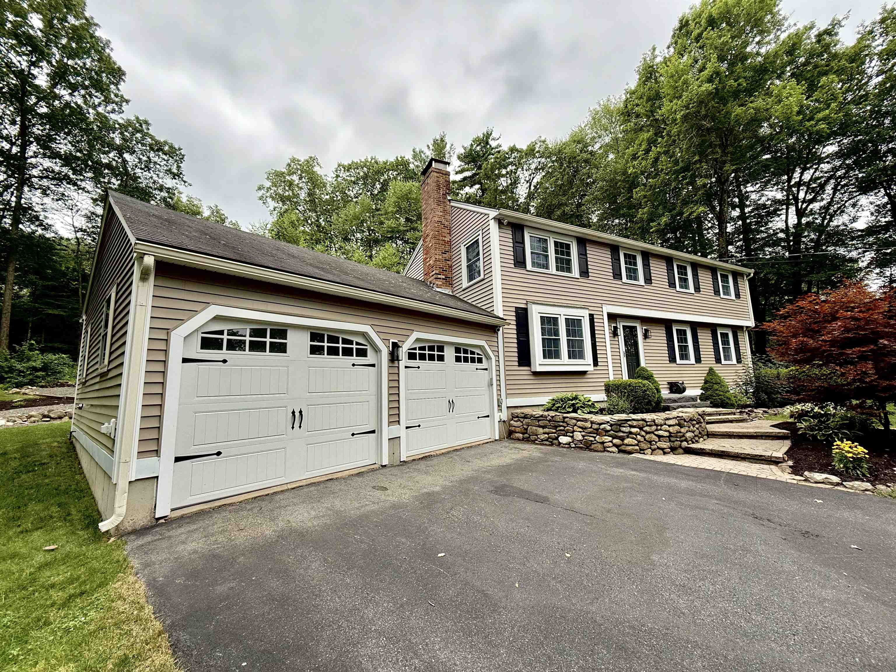 15 Hassell Road Merrimack, NH 03054 - Photo 3 of 58