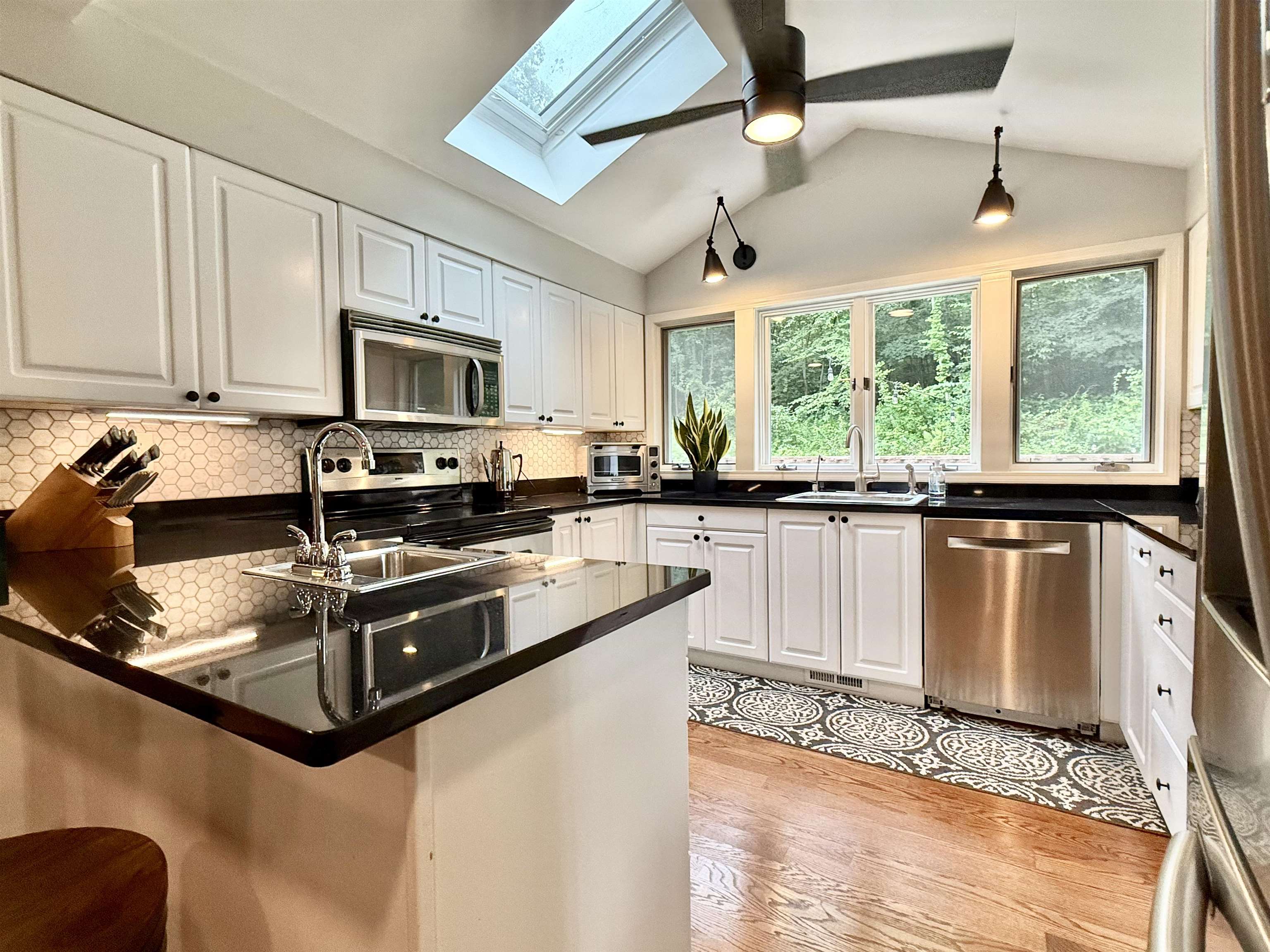15 Hassell Road Merrimack, NH 03054 - Photo 7 of 58