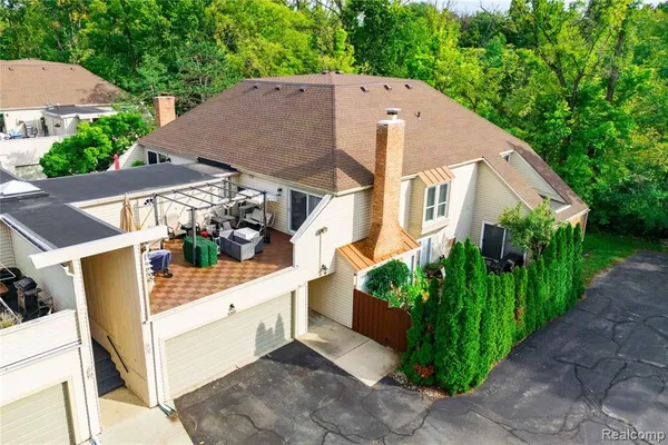 $245,000 | 8309 Colony Drive, Unit 22, Grosse Ile, MI 48138