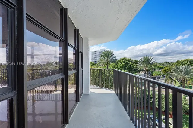 $2,800 | 600 Parkview Drive, Unit 509, Hallandale Beach, FL 33009