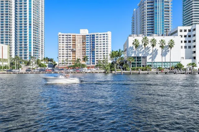 $2,800 | 600 Parkview Drive, Unit 509, Hallandale Beach, FL 33009