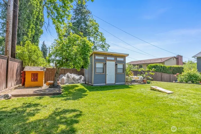 $3,995 | 9032 34th Avenue Southwest, Seattle, WA 98126