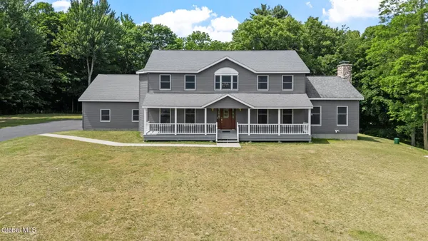 $624,900 | 28 Victorian Drive, Poestenkill, NY 12140