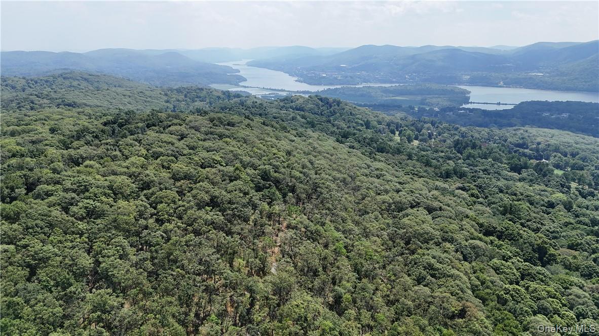 474 Lane Gate Road Cold Spring, NY 10516 - Photo 3 of 5