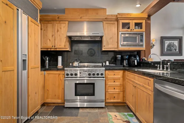 $7,495,000 | 3285 Village Drive, Unit 404, Teton Village, WY 83025