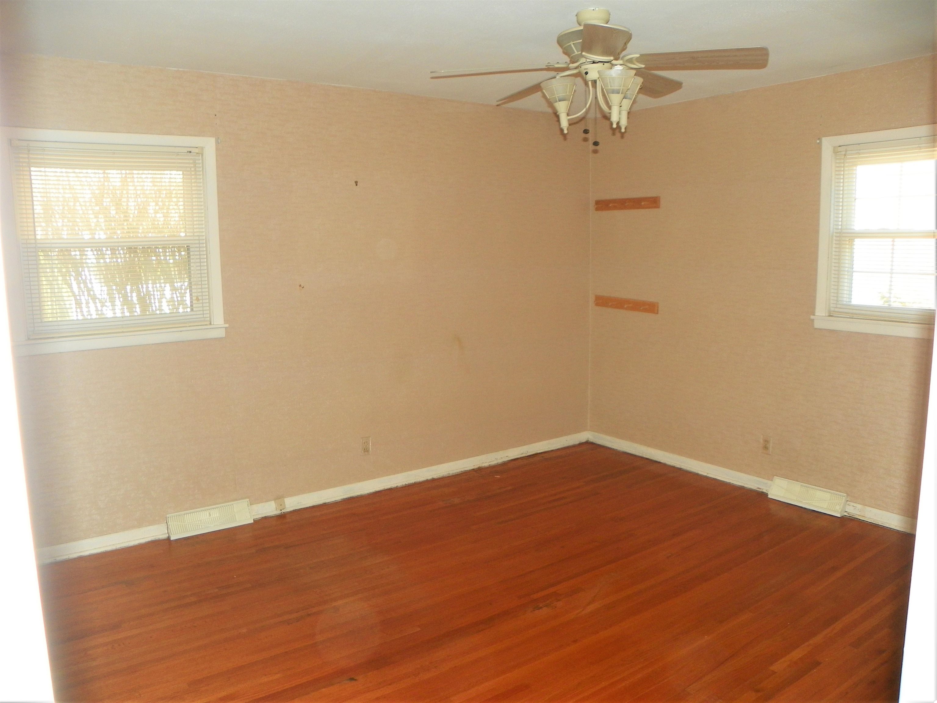 1372 North Iroquois Road Wichita, KS 67203 - Photo 12 of 36