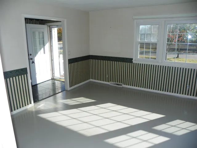 $259,900 | 1372 North Iroquois Road, Wichita, KS 67203