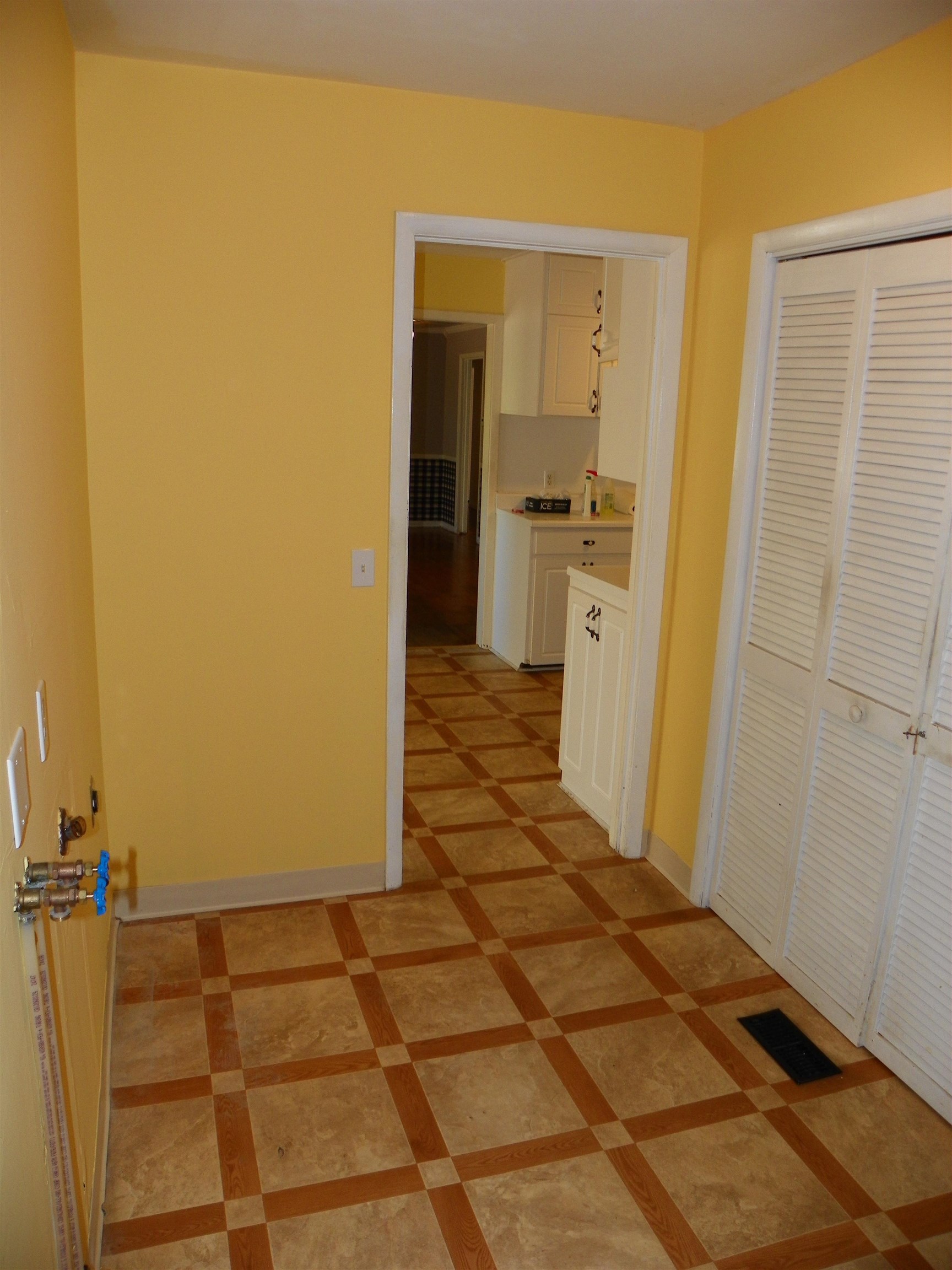 1372 North Iroquois Road Wichita, KS 67203 - Photo 34 of 36