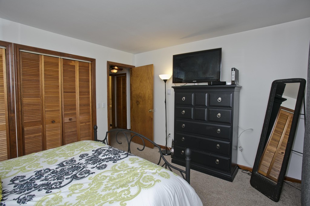 58 Larchmont Street Springfield, MA 01109 - Photo 10 of 20