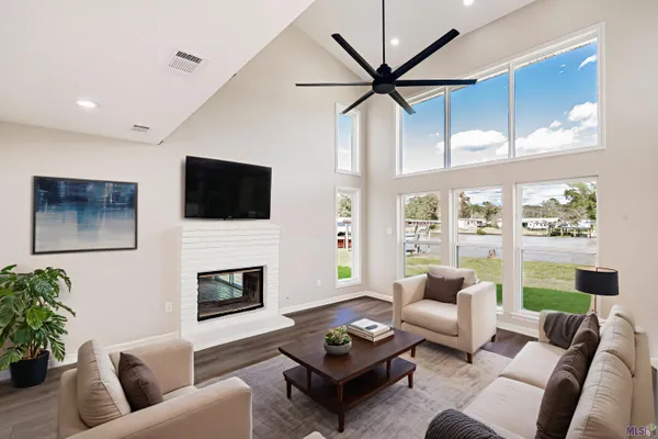 $499,900 | 13188 Bayou Terrace Drive, St. Amant, LA 70774