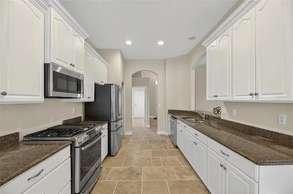 $2,500 | 1039 Emerald Dunes Drive, Sun City Center, FL 33573