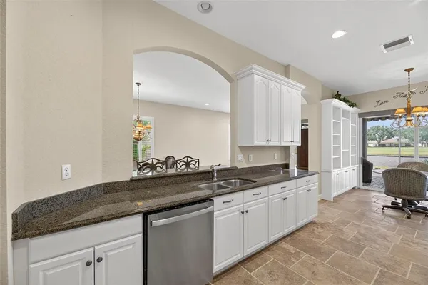 $2,500 | 1039 Emerald Dunes Drive, Sun City Center, FL 33573