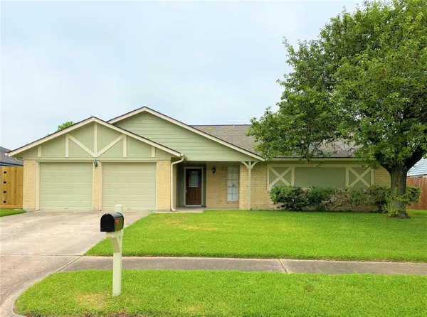 $2,250 | 3810 Downing Circle, Deer Park, TX 77536