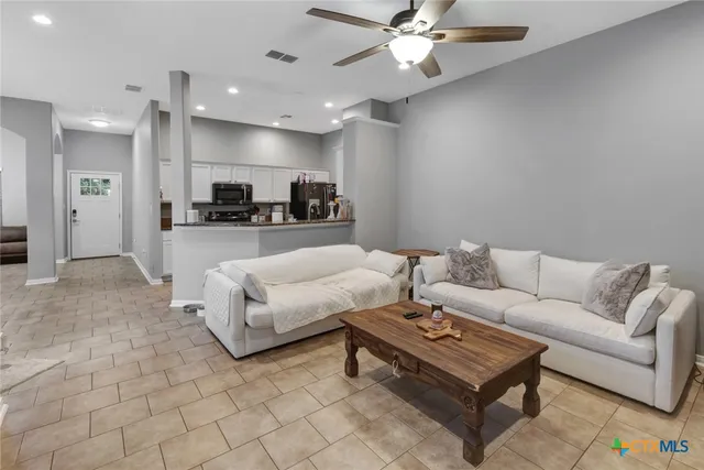 $274,900 | 112 Carlsbad Drive, Victoria, TX 77904