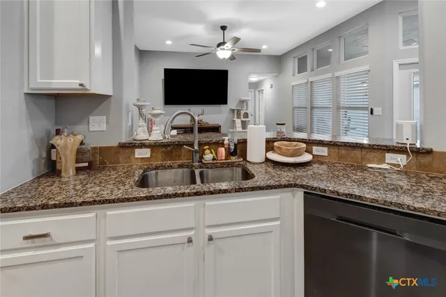 $274,900 | 112 Carlsbad Drive, Victoria, TX 77904