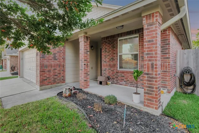 $274,900 | 112 Carlsbad Drive, Victoria, TX 77904