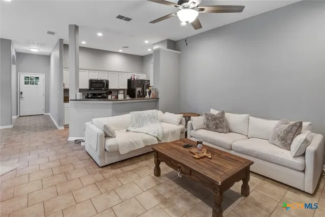 $274,900 | 112 Carlsbad Drive, Victoria, TX 77904